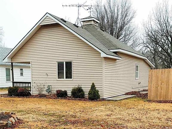 2nd image of 417 N Illinois Ave