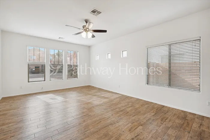 17762 W Watson Ln — Photo 10