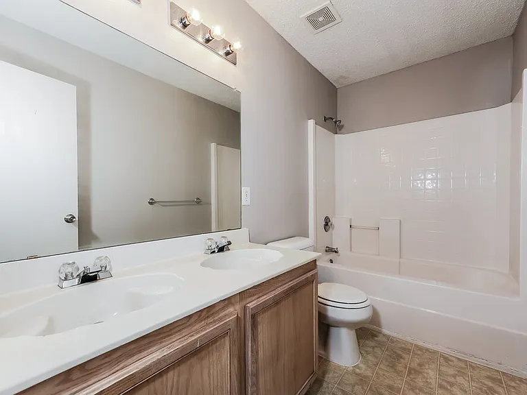 521 Merton Ct — Photo 15