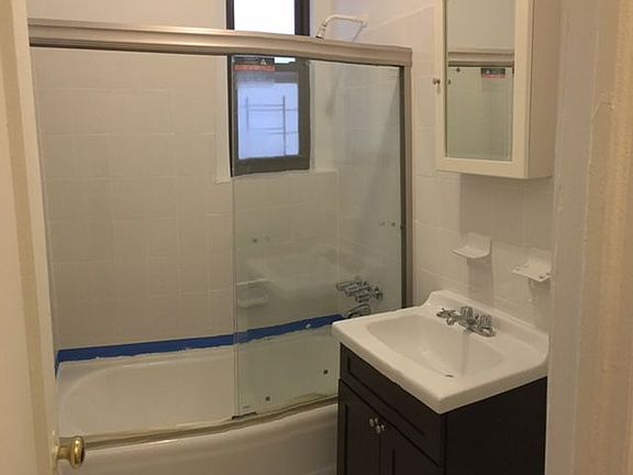4th image of 3310 Crescent St APT 2H