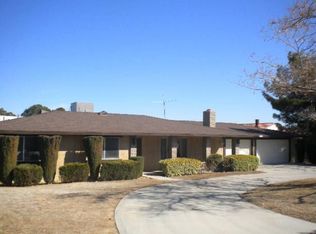 19868 Shoshonee Rd, Apple Valley, CA 92307