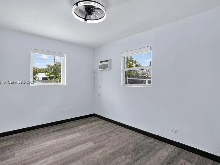 636 NW 14th Ter #636 — Photo 13