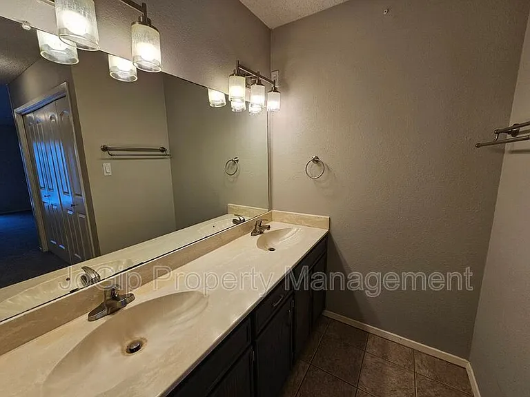 602 Prairie Dell St — Photo 22