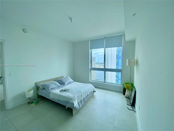3rd image of 300 S Biscayne Blvd APT 2814
