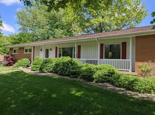 1006 Oak Creek Cir, Mahomet, IL