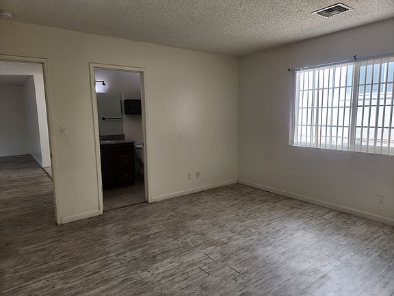 5th image of 3152 Towne Center Dr #1