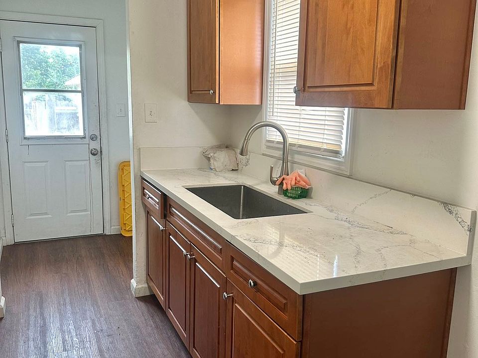 1st image of 5206 Thurman Way #1