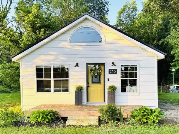 215 W College St, Bradford, TN 38316