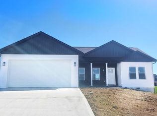 38 Grandeur Ave, Parrottsville, TN 37843