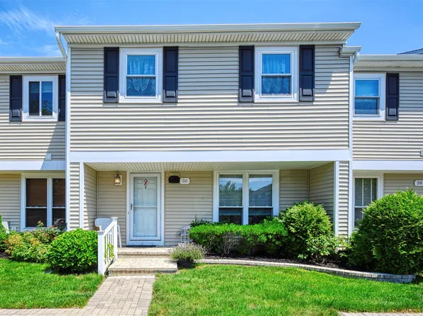 100 Baker Court #36, Island Park, NY 11558