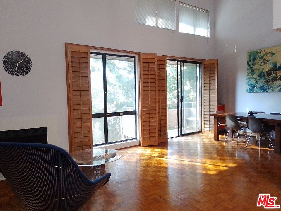 1st image of 13331 Moorpark St APT 349