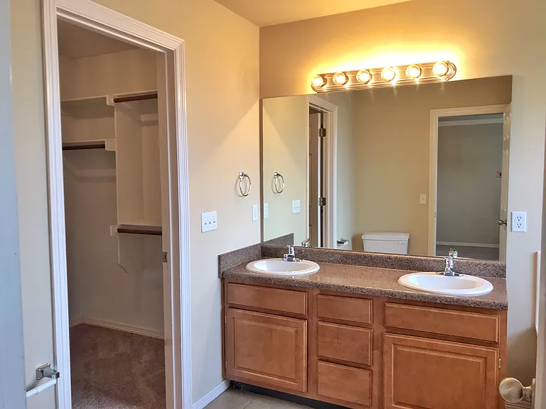 308 E Sweetwater Dr — Photo 10