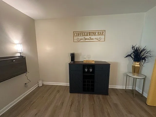 Songwood Dr — Photo 8