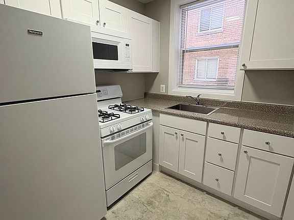 3rd image of 5672-5678 W Adams Blvd #As-g-1
