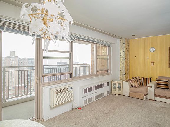 4th image of 2925 W 5th St APT 22H