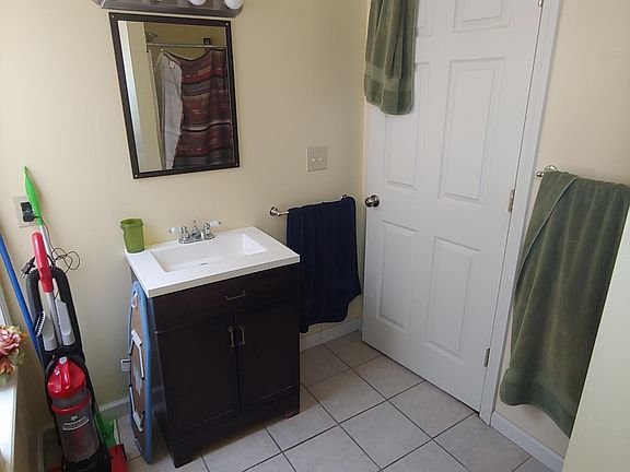 3rd image of 24 Broad St APT 3