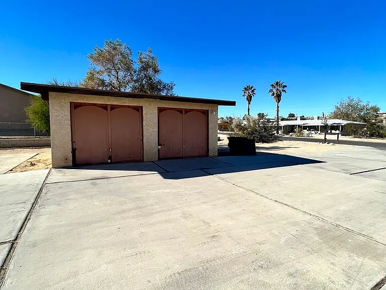 73433 Sun Valley Dr — Photo 17