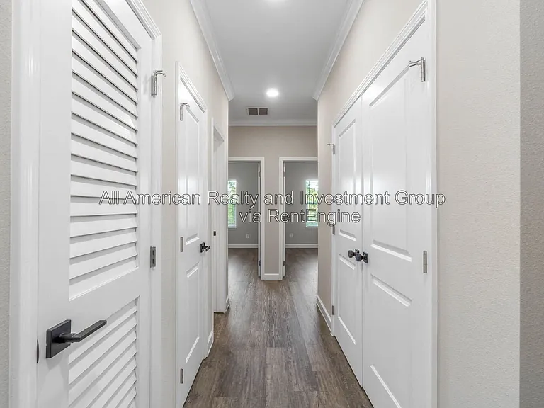 1817 Stable Ln — Photo 15