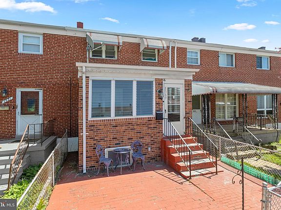 3rd image of 1569 Williams Ave