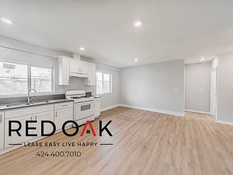 923 W 75th St #931-3/4 — Photo 9
