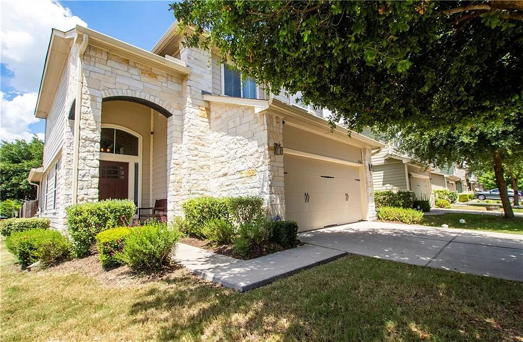 3 bed, 2.5 bath, 1591 sqft, $2,195 — Photo 1