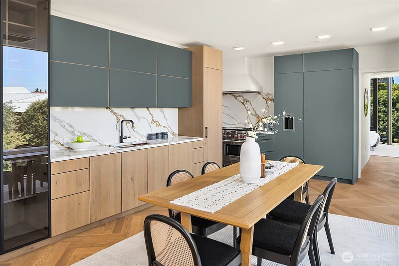 4th image of 999 110th Avenue NE #300