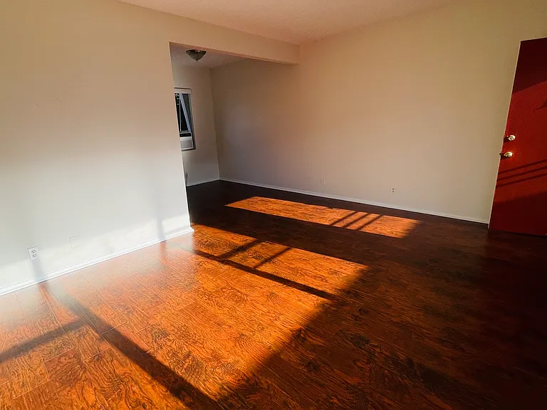 7719 Hampton Ave #12 — Photo 6