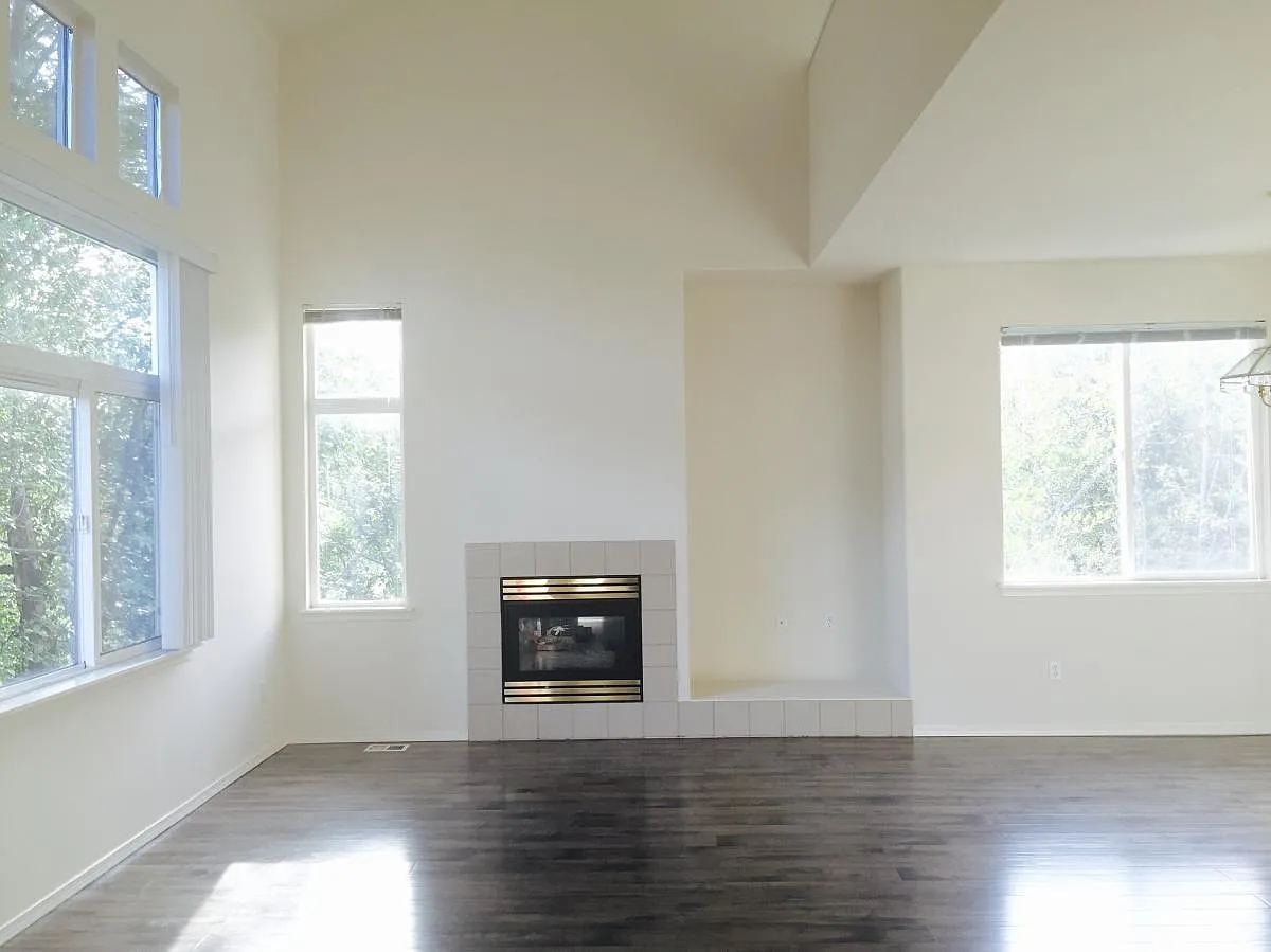 Living room filled with light - 15004 NE 8th Pl