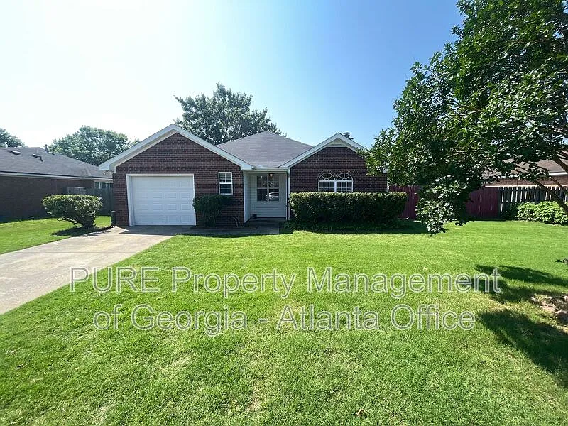 3 bed, 2.0 bath, 1400 sqft, $1,649 — Photo 2