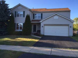 3203 Village Green Dr, Aurora, IL 60504