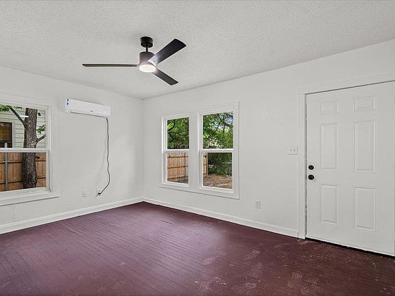 3rd image of 2206 Rountree Dr