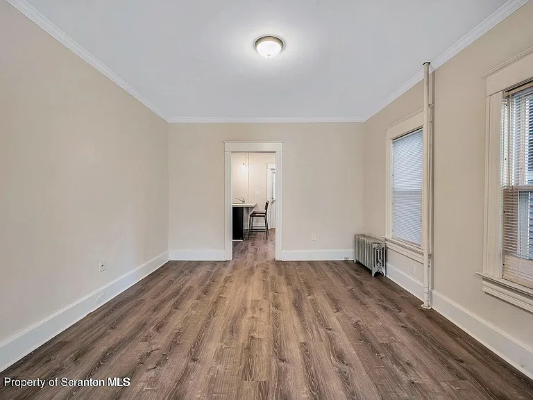 811 Grandview St — Photo 8