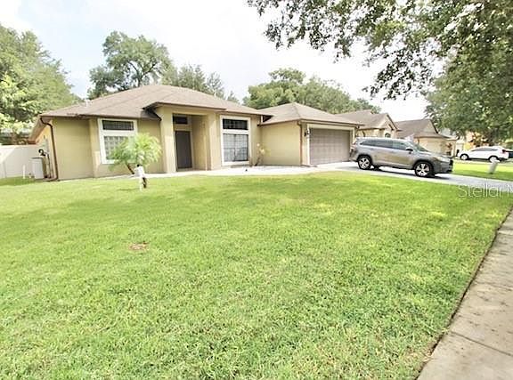 2nd image of 1925 Oak Estates Dr
