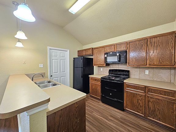3rd image of 407 Study Hall Loop APT A
