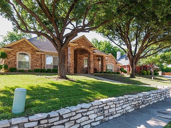 3rd image of 5593 Greenview Ct