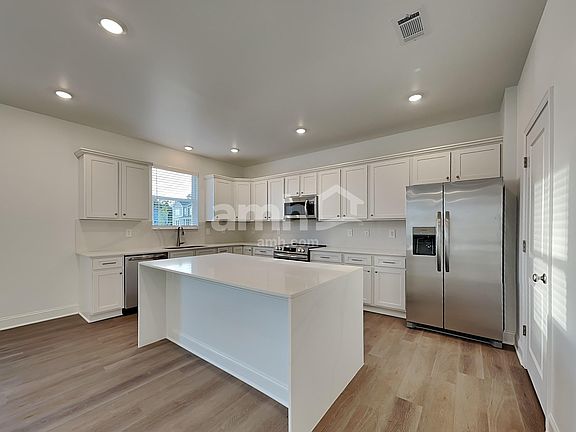 3rd image of 314 Golucke Way