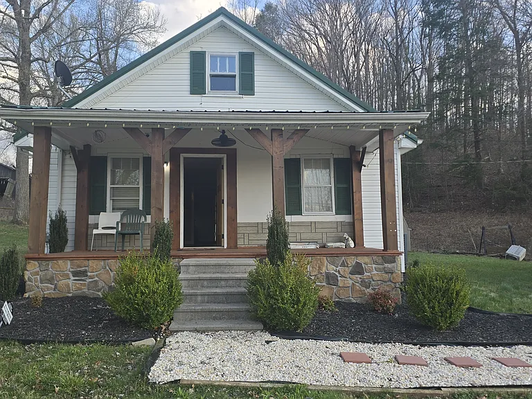 2091 Somerset Rd — Photo 2