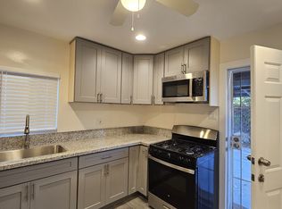 425 E 23rd St, Long Beach, CA 90806