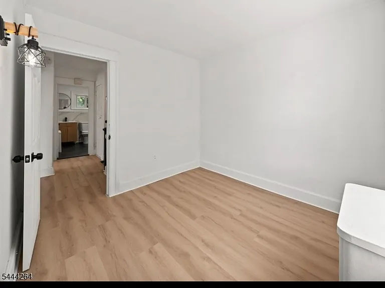 12 Clifford St — Photo 17