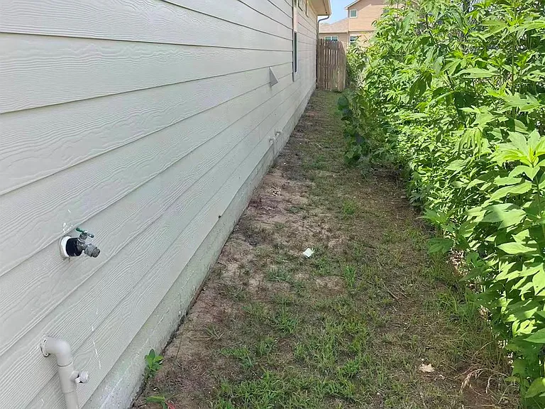 13910 Levy Ln — Photo 4