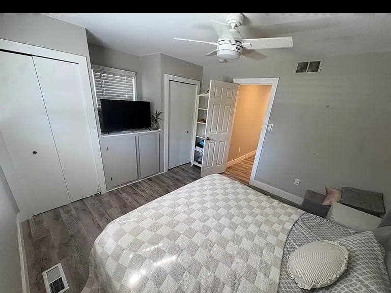 4014 Linwood Ave — Photo 5
