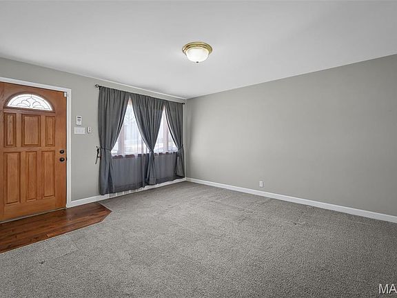 3rd image of 10809 Platte Dr