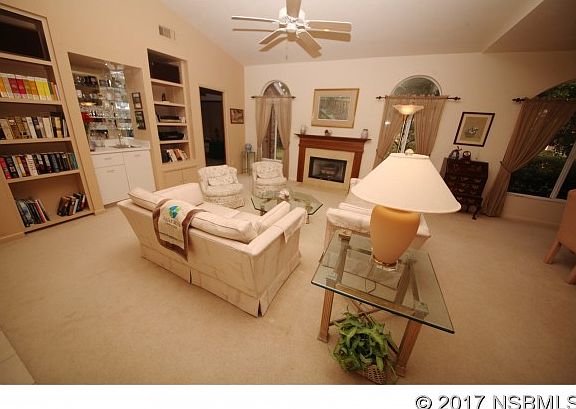 3rd image of 256 Live Oak Ln