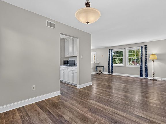 4th image of 2909 Arden Pl