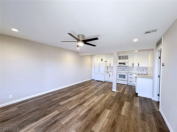 4th image of 595 S Royal Crest Cir Unit 16