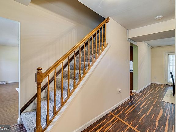 3rd image of 5 Mooncoin Cir