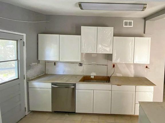 2nd image of 142 Alhambra St