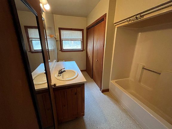 5th image of 475 S Main St #2