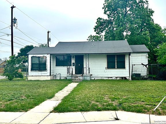 2nd image of 751 ROYSTON AVE