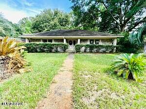 1st image of 2329 Greenway Dr